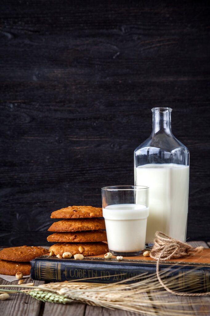milk, cookies, oatmeal, confectionery, nutrition, dish, healthy diet, dessert, bakery products, natural, useful, sweet, breakfast, recipe, healthy, taste, brown, home, benefit, diet, kitchen, bottle of milk, glass of milk, milk, milk, milk, milk, milk